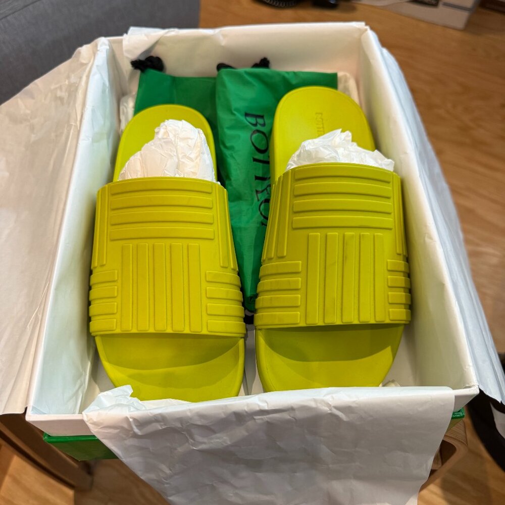 Bottega Veneta Lime Green Slippers | EU 38 / US 7.5 | Like New | Box & Dustbag
